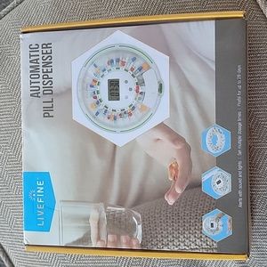 Automatic pill dispenser